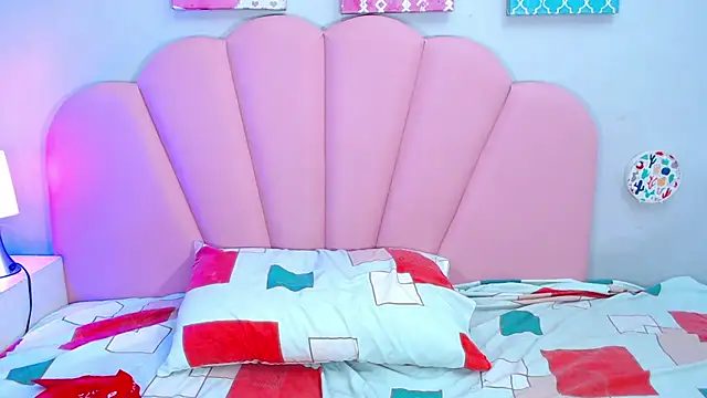 Snapshot of TehaniBrown chatting on 12/11/24, 12:33 TehaniBrown online show from 12/11/24, 12:33