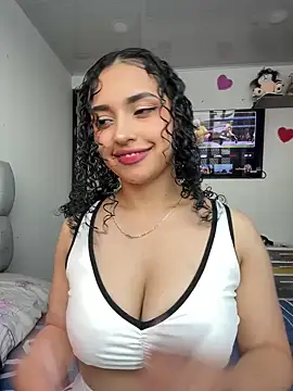 Lucy Marin online show from 02/25/25, 04:21