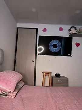 Lucy Marin online show from 03/06/25, 03:35