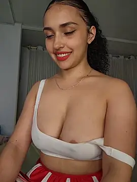 Snapshot of Lucy_Marin chatting on 03/03/26, 01:06 Lucy Marin online show from 03/03/26, 01:06