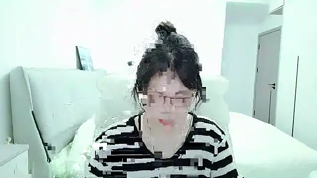 Snapshot of Sunset_glow chatting on 12/19/25, 02:40 Sunset glow online show from 12/19/25, 02:40