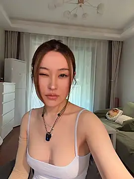 Snapshot of sphynx-_- chatting on 04/26/26, 09:18 sphynx- - online show from 04/26/26, 09:18