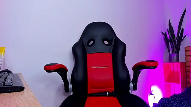 Snapshot of MaryJaneDove chatting on 02/07/25, 08:11 MaryJaneDove online show from 02/07/25, 08:11