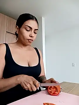 Snapshot of Ivanna2 chatting on 03/25/26, 02:34 Ivanna2 online show from 03/25/26, 02:34