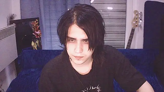 Snapshot of sademobeer chatting on 04/29/26, 02:15 sademobeer online show from 04/29/26, 02:15