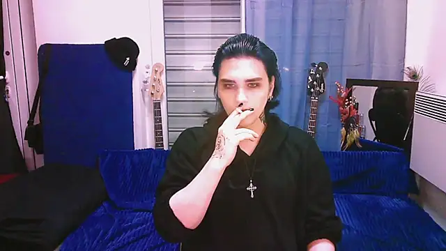 Snapshot of sademobeer chatting on 05/12/26, 04:04 sademobeer online show from 05/12/26, 04:04