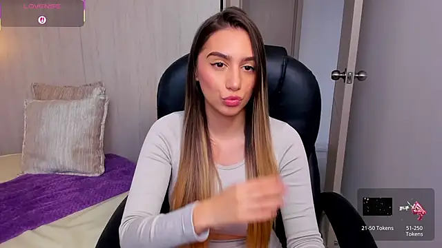 Snapshot of StacyConner chatting on 11/13/25, 08:30 StacyConner online show from 11/13/25, 08:30