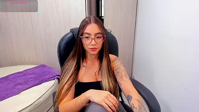 Snapshot of StacyConner chatting on 03/31/26, 01:07 StacyConner online show from 03/31/26, 01:07