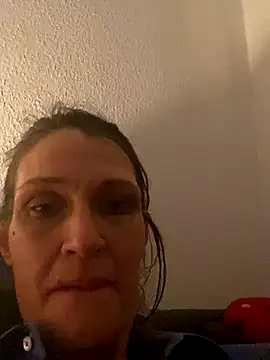 Snapshot of CherrysWetCam chatting on 12/14/25, 06:01 CherrysWetCam online show from 12/14/25, 06:01