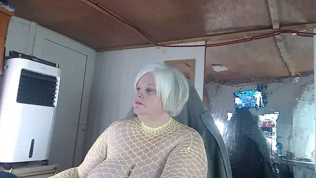 Snapshot of sexychazza16 chatting on 09/24/25, 06:33 sexychazza16 online show from 09/24/25, 06:33