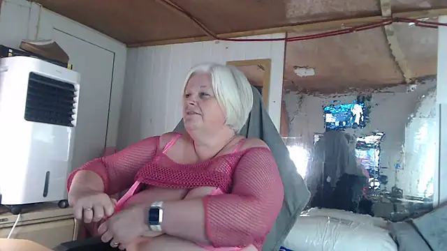 Snapshot of sexychazza16 chatting on 10/08/25, 06:38 sexychazza16 online show from 10/08/25, 06:38