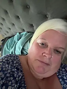 Snapshot of sexychazza16 chatting on 10/24/25, 03:52 sexychazza16 online show from 10/24/25, 03:52