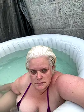 Snapshot of sexychazza16 chatting on 10/25/25, 08:11 sexychazza16 online show from 10/25/25, 08:11