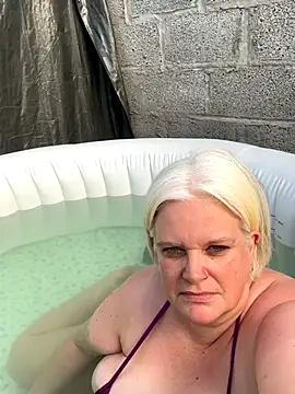 Snapshot of sexychazza16 chatting on 11/01/25, 10:06 sexychazza16 online show from 11/01/25, 10:06