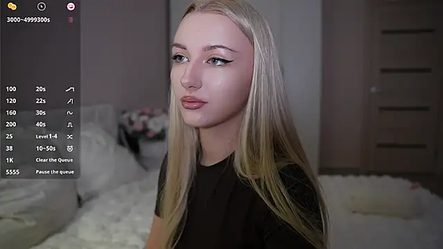 Snapshot of CatchMe1 chatting on 10/23/25, 10:19 CatchMe1 online show from 10/23/25, 10:19