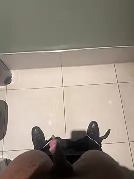 Snapshot of chocolatelongstrokes chatting on 04/04/26, 07:28 chocolatelongstrokes online show from 04/04/26, 07:28