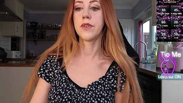 Snapshot of stripmequick chatting on 03/12/26, 10:10 stripmequick online show from 03/12/26, 10:10