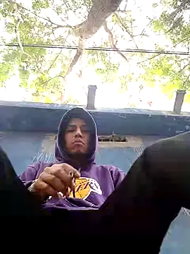 Snapshot of AlexAlejandro13 chatting on 01/01/25, 10:03 AlexAlejandro13 online show from 01/01/25, 10:03