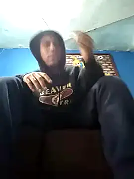 Snapshot of AlexAlejandro13 chatting on 01/17/25, 05:30 AlexAlejandro13 online show from 01/17/25, 05:30