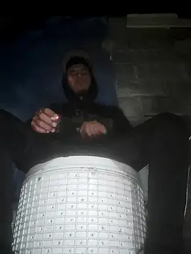 Snapshot of AlexAlejandro13 chatting on 02/10/25, 05:47 AlexAlejandro13 online show from 02/10/25, 05:47