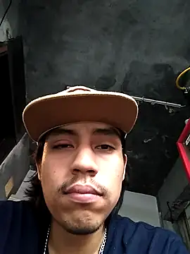 Snapshot of AlexAlejandro13 chatting on 09/08/25, 11:26 AlexAlejandro13 online show from 09/08/25, 11:26