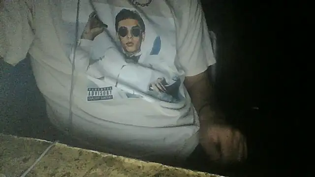 Snapshot of AlexAlejandro13 chatting on 10/24/25, 05:26 AlexAlejandro13 online show from 10/24/25, 05:26