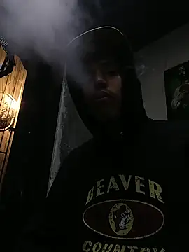 Snapshot of AlexAlejandro13 chatting on 12/02/25, 01:00 AlexAlejandro13 online show from 12/02/25, 01:00