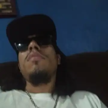 Snapshot of AlexAlejandro13 chatting on 04/23/26, 09:17 AlexAlejandro13 online show from 04/23/26, 09:17