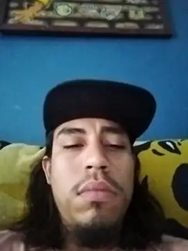 Snapshot of AlexAlejandro13 chatting on 04/25/26, 06:16 AlexAlejandro13 online show from 04/25/26, 06:16