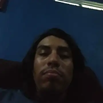 Snapshot of AlexAlejandro13 chatting on 04/28/26, 11:21 AlexAlejandro13 online show from 04/28/26, 11:21