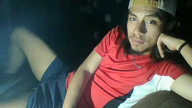 Snapshot of AlexAlejandro13 chatting on 04/30/26, 07:36 AlexAlejandro13 online show from 04/30/26, 07:36