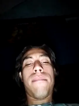 Snapshot of AlexAlejandro13 chatting on 05/15/26, 08:32 AlexAlejandro13 online show from 05/15/26, 08:32