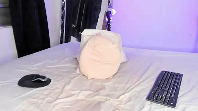 AgathaFoxx online show from 03/03/26, 02:07