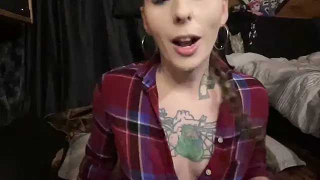 Snapshot of TeenyDoll chatting on 02/06/26, 03:44 TeenyDoll online show from 02/06/26, 03:44