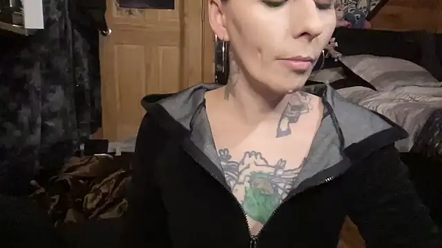 Snapshot of TeenyDoll chatting on 03/20/26, 02:38 TeenyDoll online show from 03/20/26, 02:38