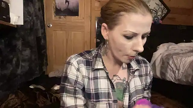 Snapshot of TeenyDoll chatting on 03/24/26, 02:16 TeenyDoll online show from 03/24/26, 02:16