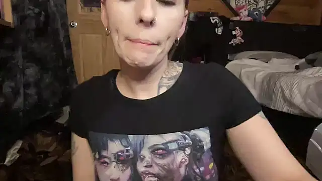 Snapshot of TeenyDoll chatting on 04/04/26, 02:54 TeenyDoll online show from 04/04/26, 02:54