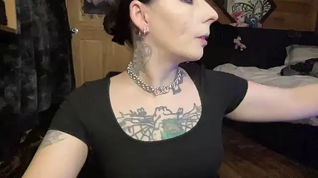 Snapshot of TeenyDoll chatting on 04/26/26, 01:58 TeenyDoll online show from 04/26/26, 01:58