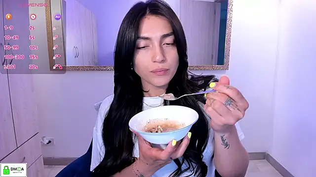 Snapshot of EricaVanderhill chatting on 12/20/25, 10:50 EricaVanderhill online show from 12/20/25, 10:50