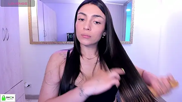 Snapshot of EricaVanderhill chatting on 12/22/25, 11:46 EricaVanderhill online show from 12/22/25, 11:46