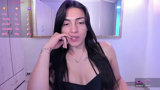 Snapshot of EricaVanderhill chatting on 02/02/26, 04:00 EricaVanderhill online show from 02/02/26, 04:00