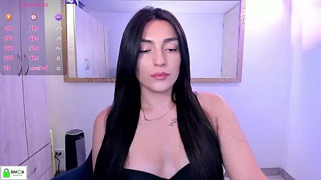 Snapshot of EricaVanderhill chatting on 03/22/26, 01:09 EricaVanderhill online show from 03/22/26, 01:09