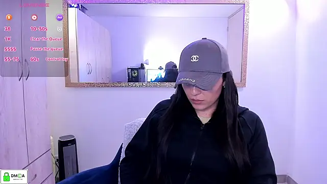 Snapshot of EricaVanderhill chatting on 03/26/26, 11:54 EricaVanderhill online show from 03/26/26, 11:54