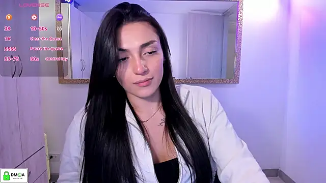 Snapshot of EricaVanderhill chatting on 04/07/26, 01:06 EricaVanderhill online show from 04/07/26, 01:06