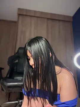 Snapshot of Roxxannne chatting on 03/29/26, 09:15 Roxxannne online show from 03/29/26, 09:15