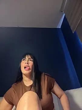 Snapshot of Roxxannne chatting on 04/03/26, 10:41 Roxxannne online show from 04/03/26, 10:41