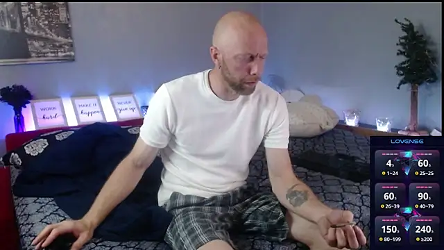 MaxRouger online show from 09/12/25, 06:24