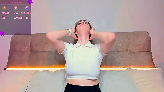 Snapshot of AriellaTesk chatting on 03/26/26, 02:28 AriellaTesk online show from 03/26/26, 02:28