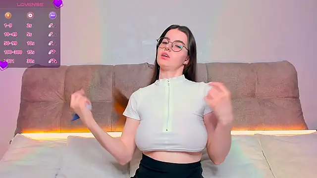 Snapshot of AriellaTesk chatting on 04/02/26, 03:04 AriellaTesk online show from 04/02/26, 03:04