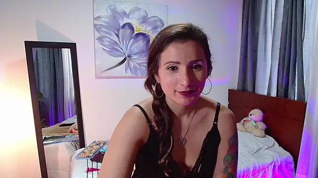 vanessabrown  online show from 02/12/25, 04:11